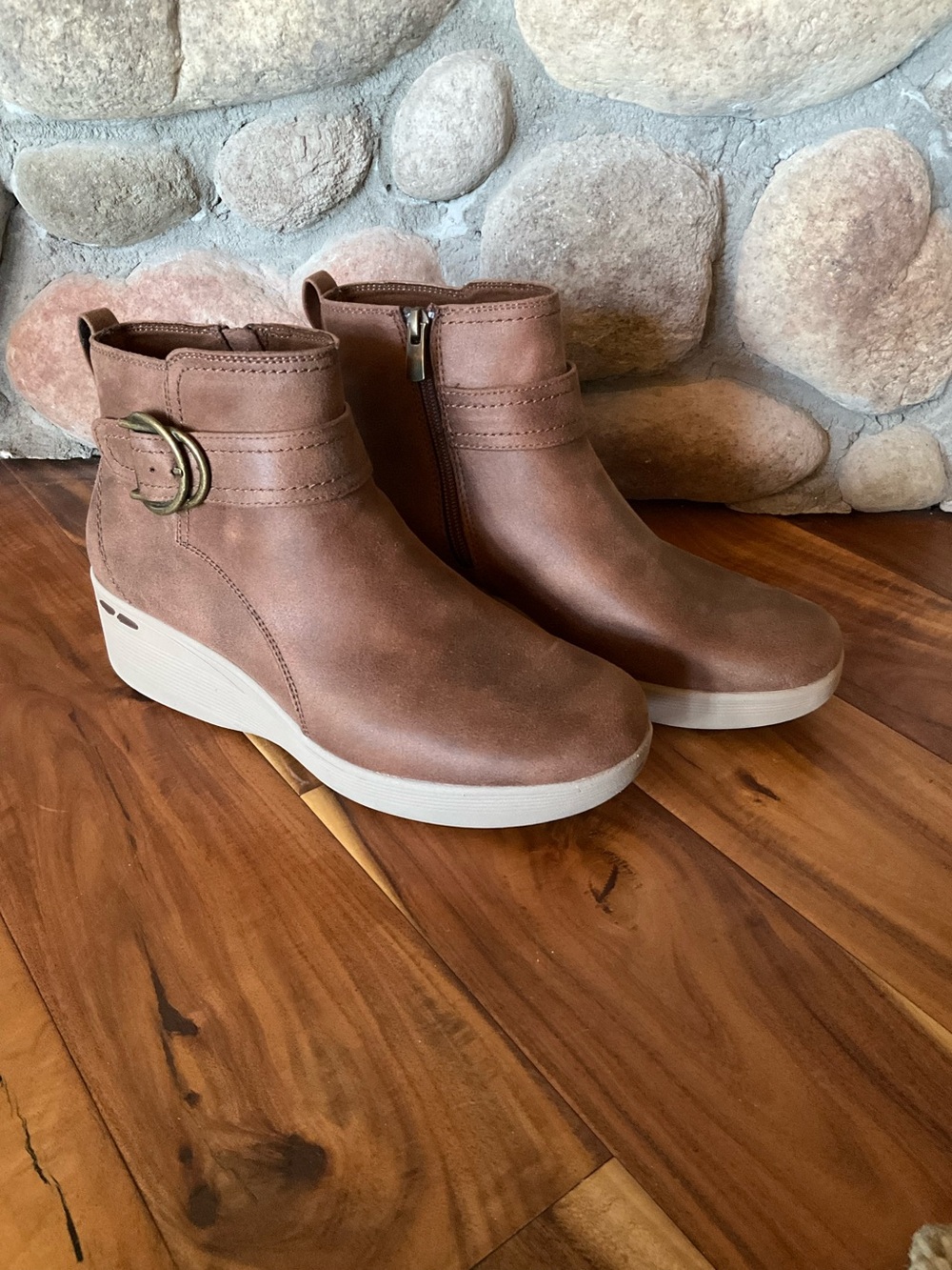 ✔️ Skechers Pier Lite Forever Chic Ankle Boots Size 9